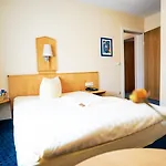 Sauer Garni Hotel 3*