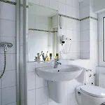 Sauer Garni Hotel Neu-Isenburg