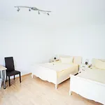 Sauer Garni Hotel 3*