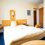 Sauer Garni 3* Neu-Isenburg