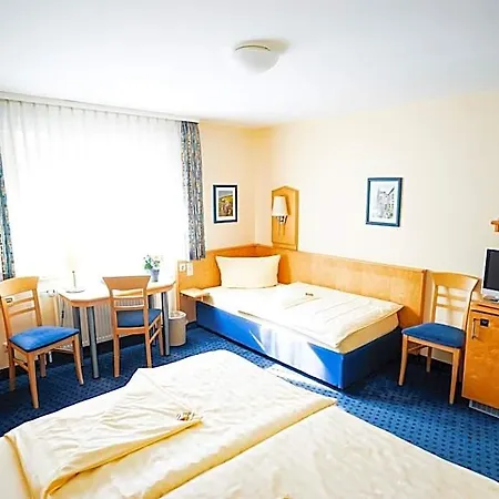 Sauer Garni Hotel 3*