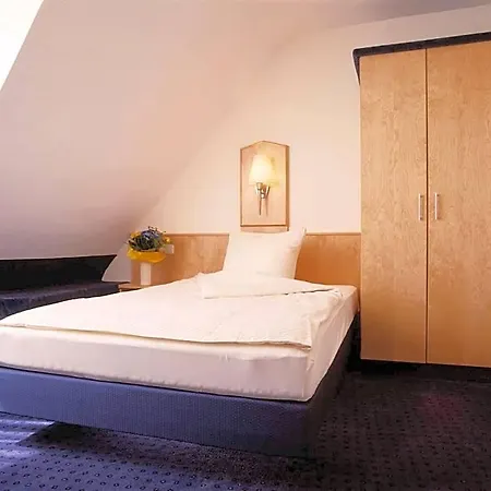 Hotel Sauer Garni Neu-Isenburg