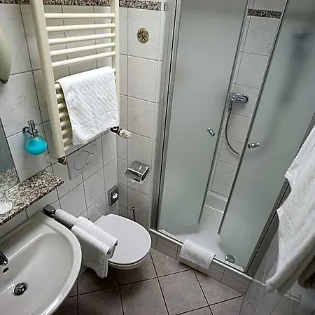 Hotel Sauer Garni Neu-Isenburg