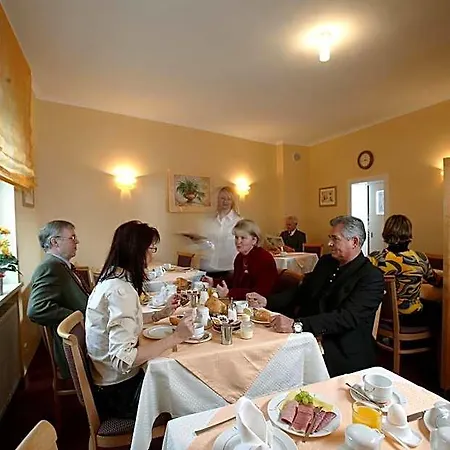 Sauer Garni 3* Neu-Isenburg
