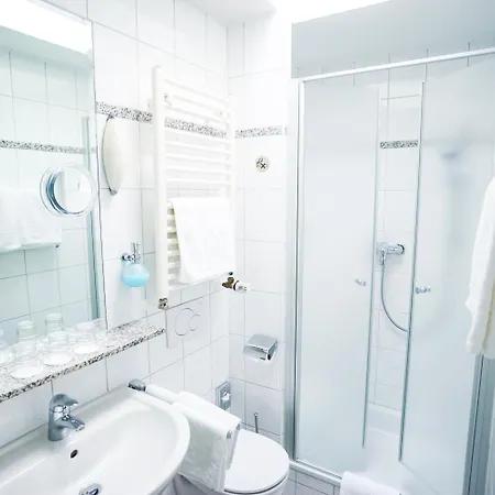 Sauer Garni 3* Neu-Isenburg