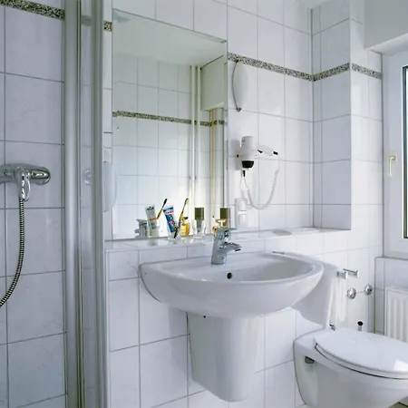 Sauer Garni Hotel Neu-Isenburg