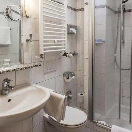 Sauer Garni Hotel