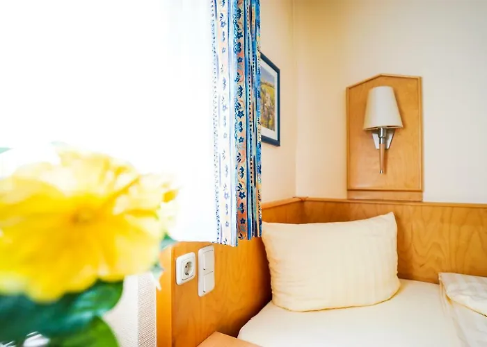 Sauer Garni 3* Neu-Isenburg